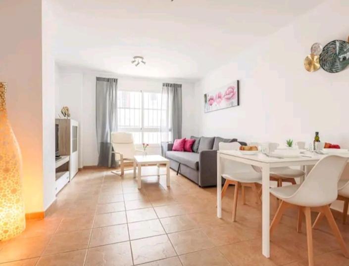 Apartamento Con Patio Y Piscina Cerca De Sevilla La Algaba المظهر الخارجي الصورة